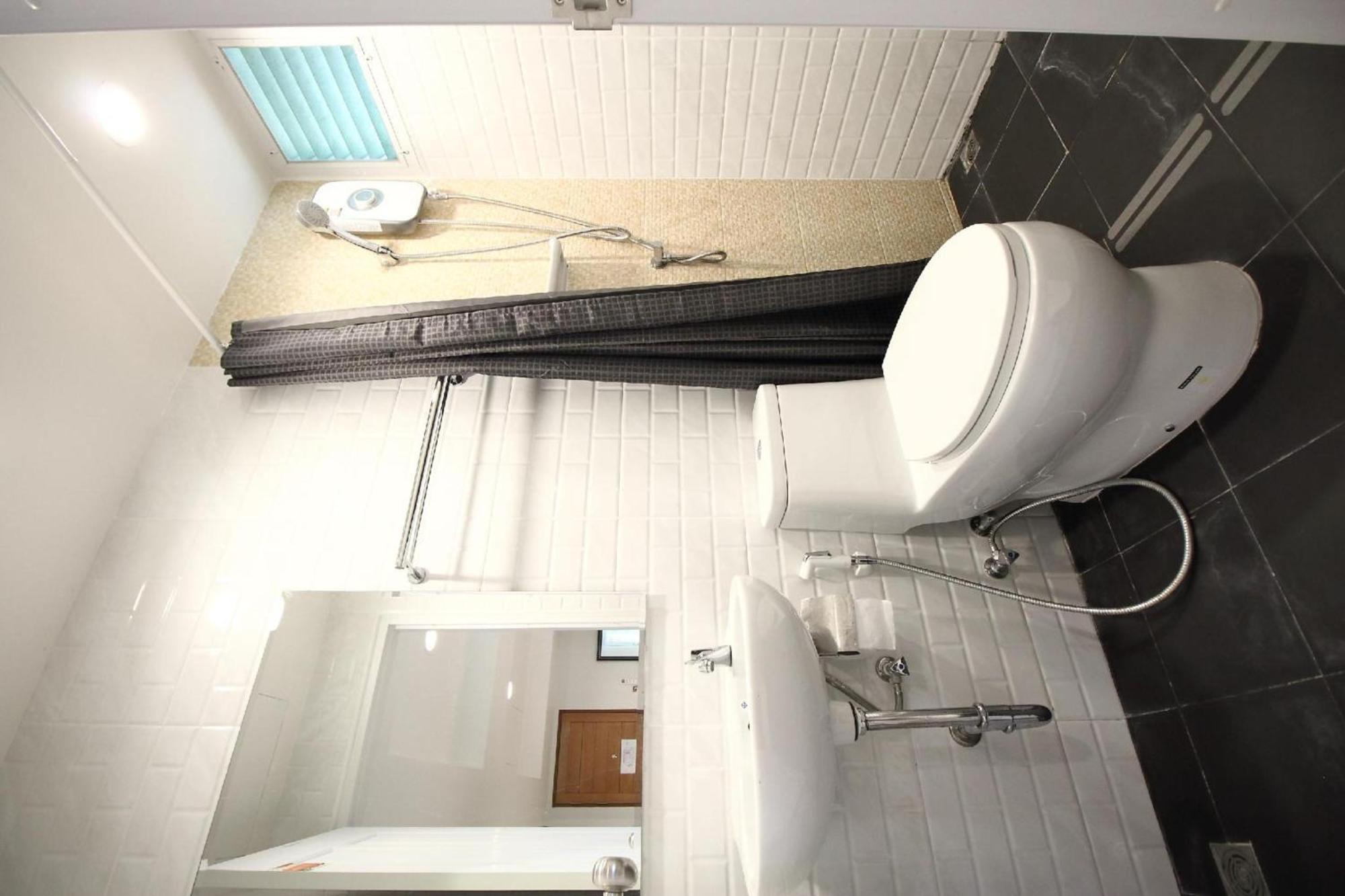 בנגקוק Super Oyo 483 Pannee Hotel Khaosan מראה חיצוני תמונה