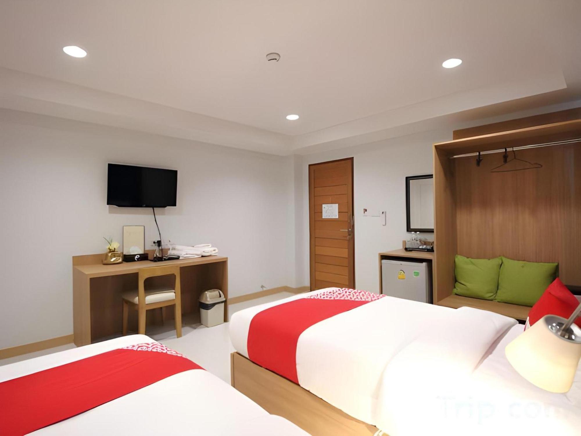 בנגקוק Super Oyo 483 Pannee Hotel Khaosan מראה חיצוני תמונה